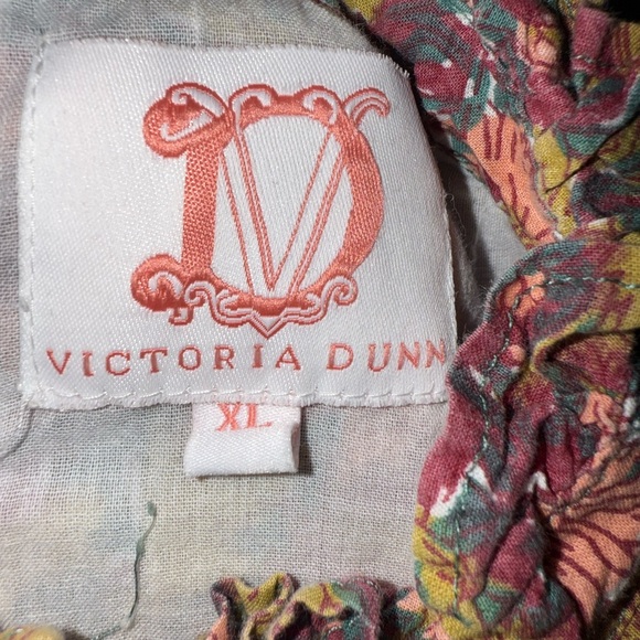 Floral Ruffle Sleeve Top - Picture 3 of 3